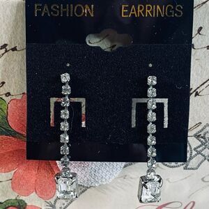 Elegant Silver Drop Rhinestone Earrings Dangle Style Glitzy Glamour